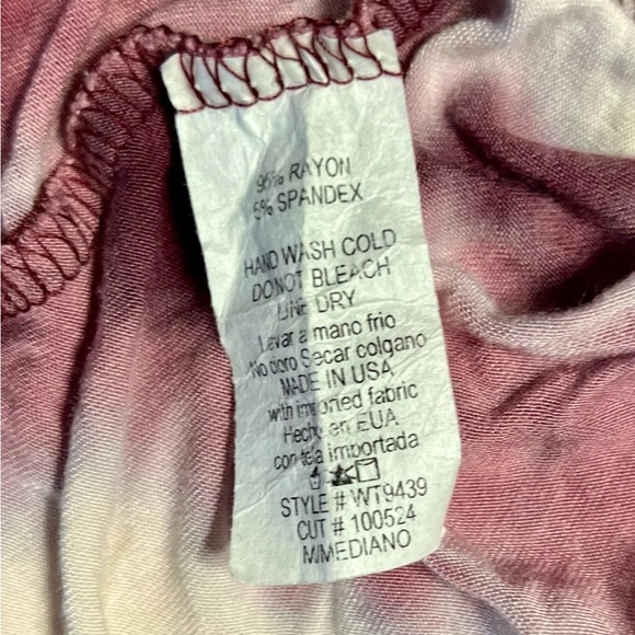 Boutique Tee- GeeGee burgundy tiedye Size M - Picture 3 of 3